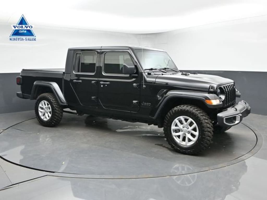 Used 2023 Jeep Gladiator Sport S Truck