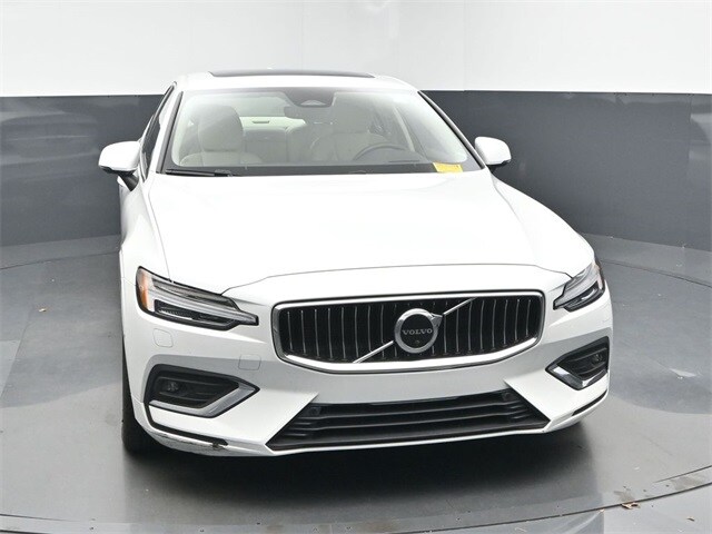2023 Volvo S60 Ultimate photo 2