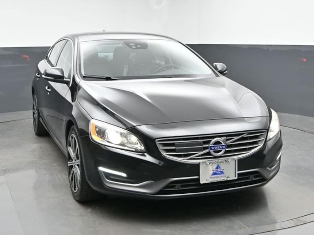 Used 2018 Volvo S60 Inscription T5 Platinum Sedan