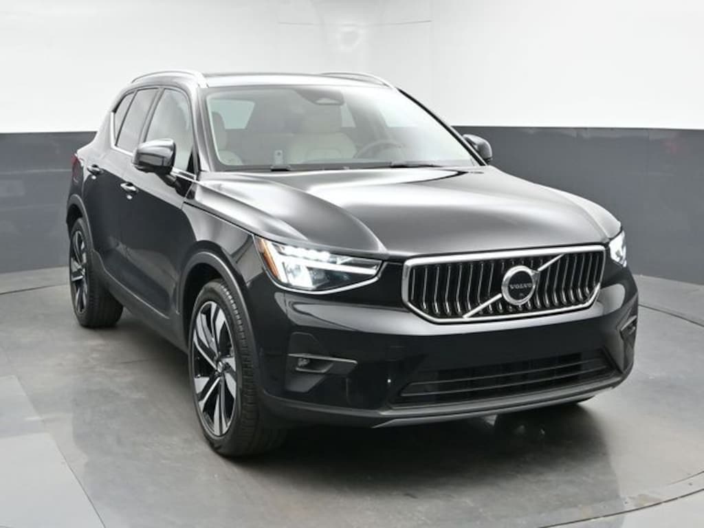 Used 2023 Volvo XC40 Ultimate SUV