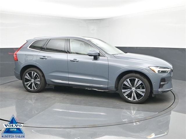 2023 Volvo XC60 Plus's photo