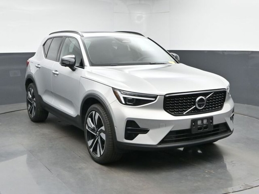Used 2023 Volvo XC40 Ultimate SUV