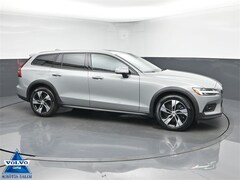 2024 Volvo V60 Cross Country B5 Plus Wagon