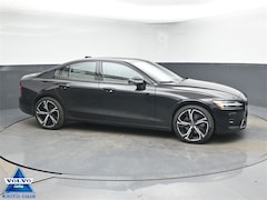 2024 Volvo S60 B5 Plus Black Edition Sedan