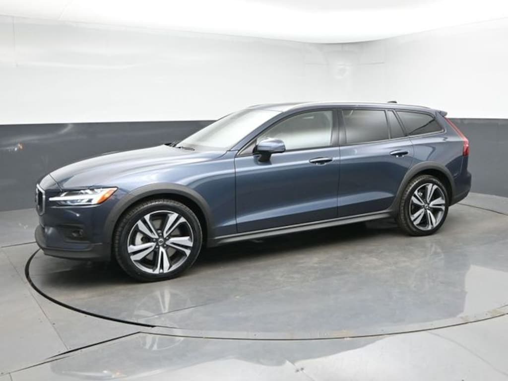 Used 2025 Volvo V60 Cross Country B5 Plus Wagon