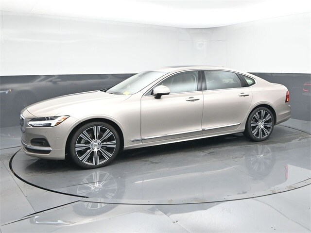 2023 Volvo S90 Ultimate photo 4