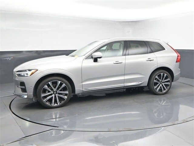 2023 Volvo XC60 B5 Ultimate photo 4