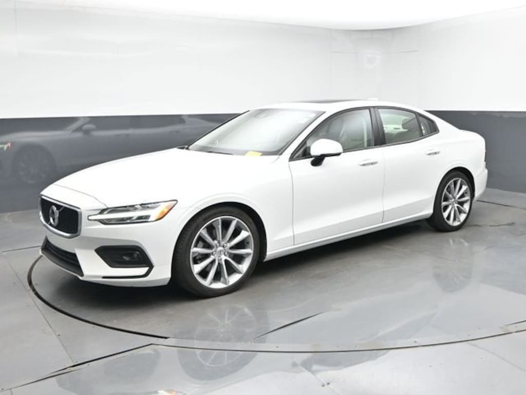 Used 2021 Volvo S60 T5 Momentum Sedan