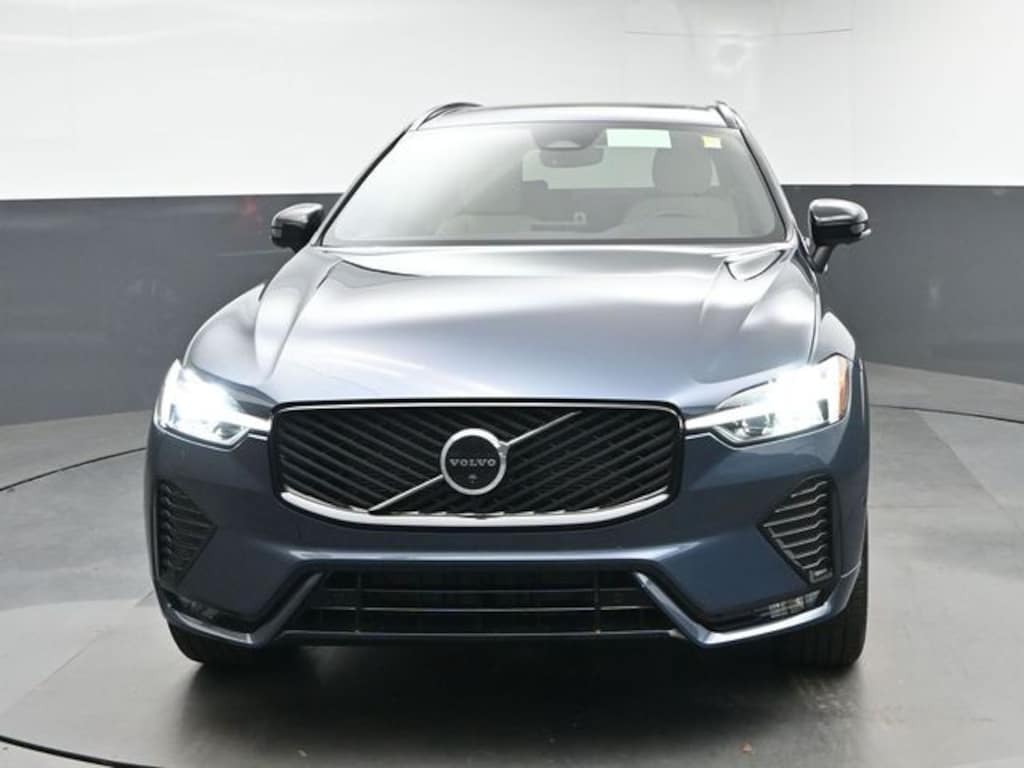 New 2026 Volvo XC60 B5 Plus SUV