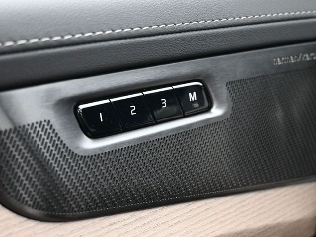 2026 Volvo XC90 Plus - Photo 30
