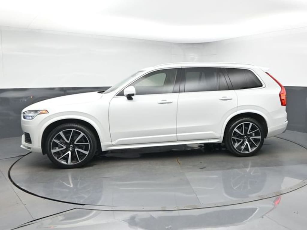 Used 2020 Volvo XC90 T6 Momentum SUV