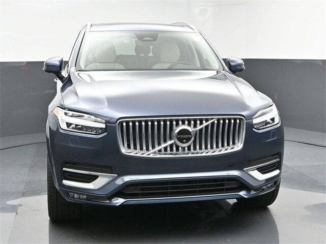 2025 Volvo XC90 Plus photo 2