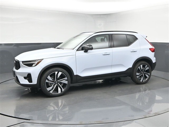2024 Volvo XC40 Plus photo 4
