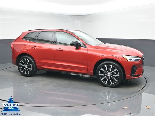 2023 Volvo XC60 Plus's photo