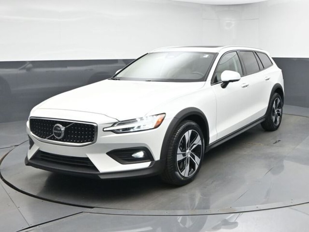 Used 2025 Volvo V60 Cross Country B5 Plus Wagon