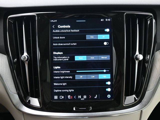 2024 Volvo V60 Cross Country Plus - Photo 18