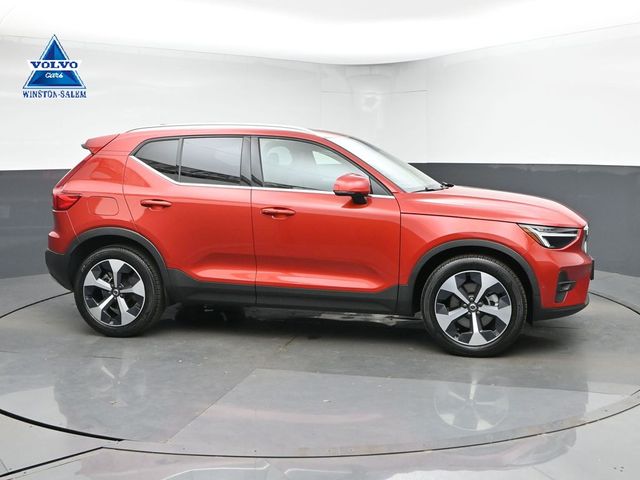2023 Volvo XC40 B4 Plus Bright's photo