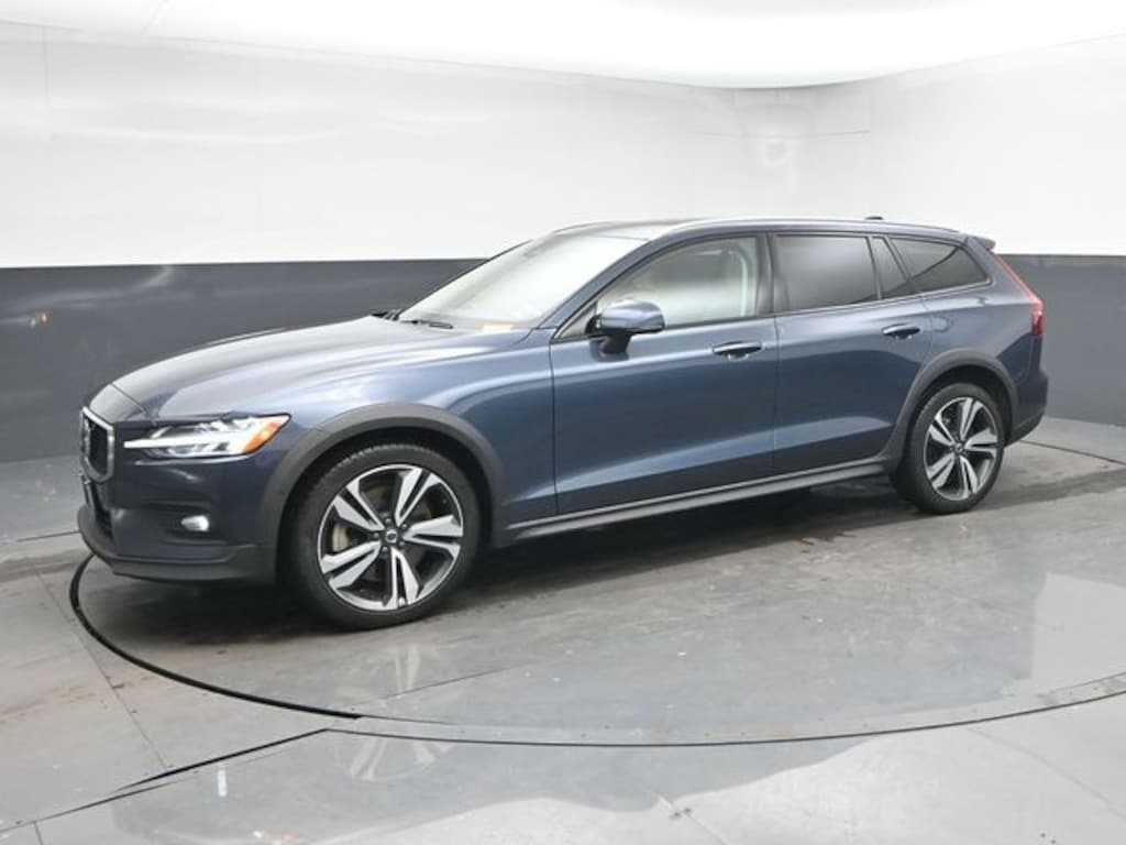 Used 2023 Volvo V60 Cross Country B5 Plus Wagon