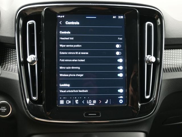 2024 Volvo XC40 Plus - Photo 15