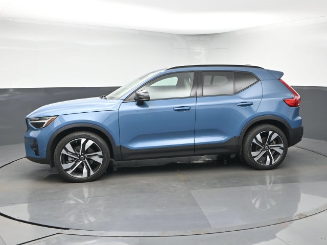 Used 2024 Volvo XC40 B5 Plus Dark Theme SUV