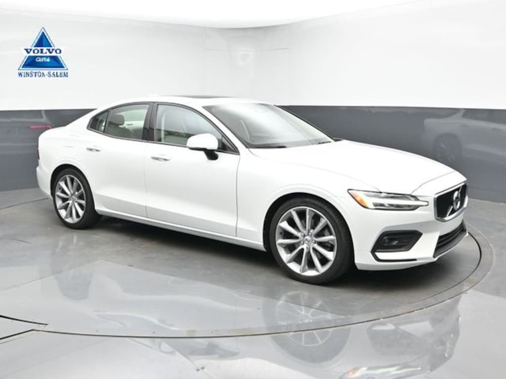Used 2021 Volvo S60 T5 Momentum Sedan