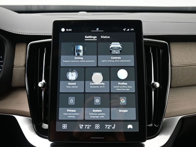 2026 Volvo XC90 Plus - Photo 16