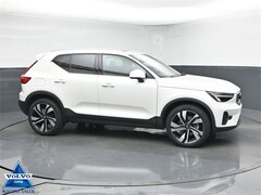2024 Volvo XC40 B5 Plus Bright Theme SUV