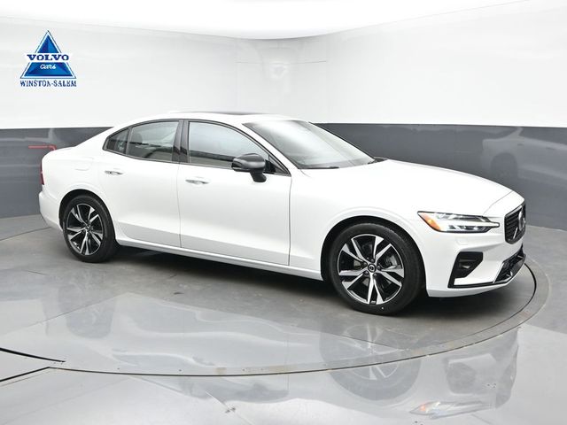 2023 Volvo S60 B5 Core Dark Theme AWD's photo
