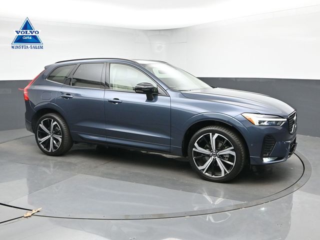 2023 Volvo XC60 B5 Ultimate Dark Theme FWD's photo