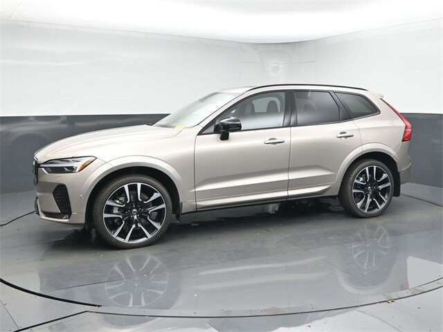 2024 Volvo XC60 B5 Ultimate photo 3