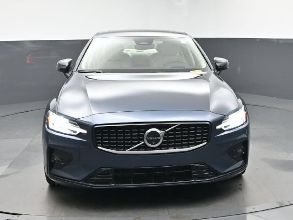 Used 2020 Volvo S60 T5 Momentum Sedan