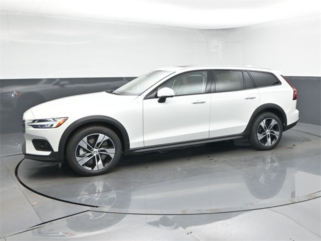 New 2026 Volvo V60 Cross Country B5 Plus Wagon