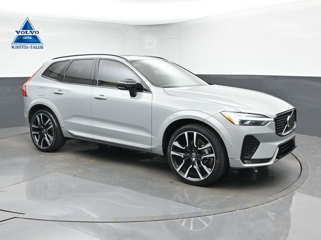 2024 Volvo XC60 B5 Ultimate Dark Theme AWD's photo