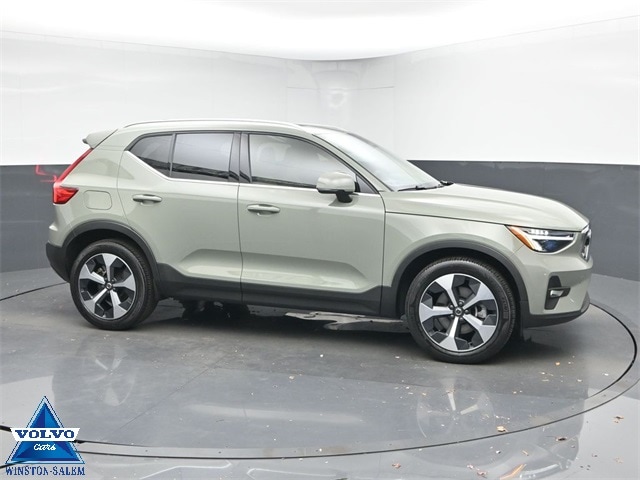 2023 Volvo XC40 Plus's photo
