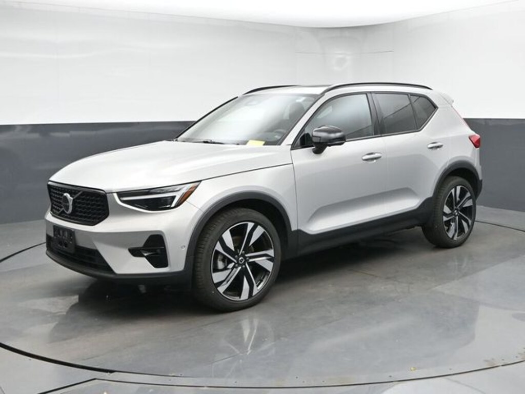 Used 2023 Volvo XC40 Ultimate SUV