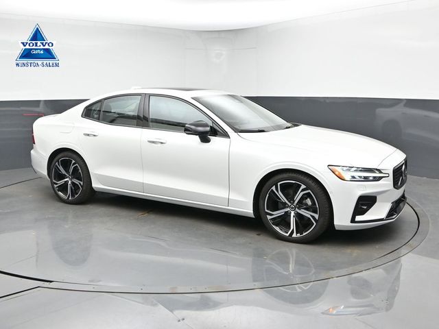 2025 Volvo S60's photo