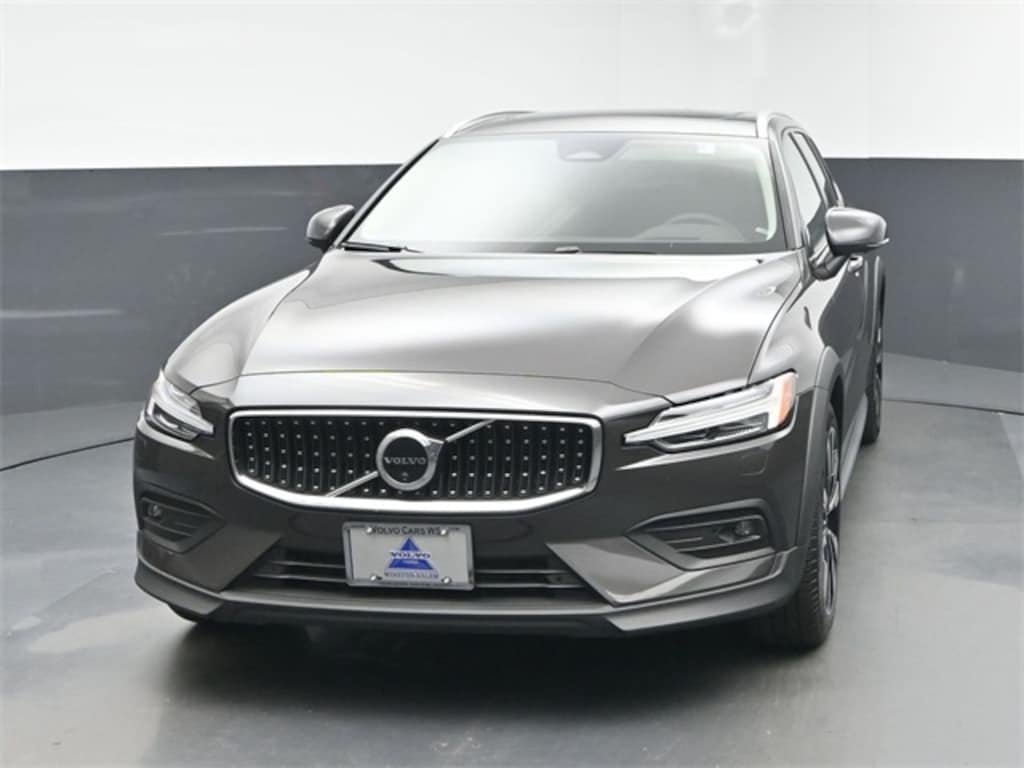 Used 2024 Volvo V60 Cross Country Ultimate Wagon