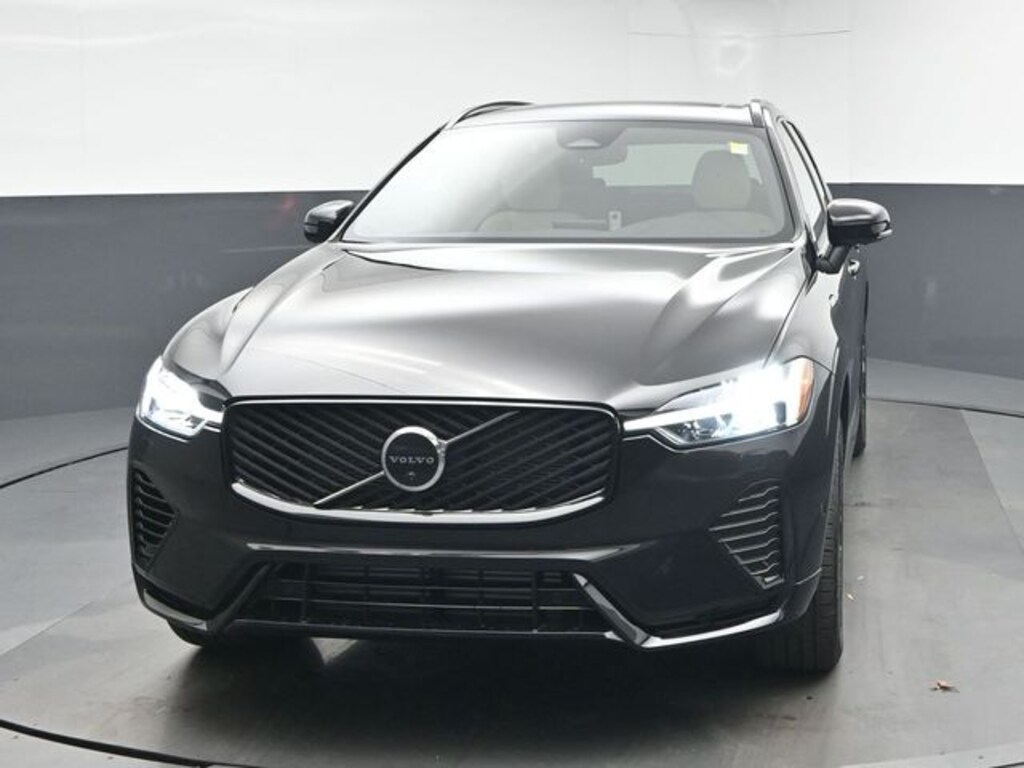 New 2026 Volvo XC60 plug-in hybrid T8 Plus SUV