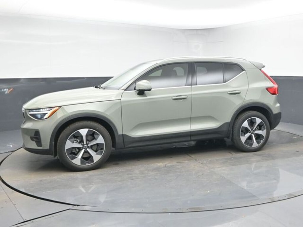 Used 2023 Volvo XC40 B5 Plus Bright Theme SUV