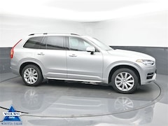 2017 Volvo XC90 T6 Momentum SUV