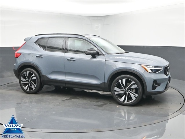 2023 Volvo XC40 Plus's photo