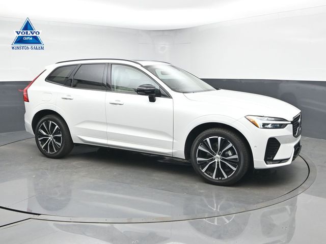 2023 Volvo XC60 B5 Plus Dark Theme AWD's photo
