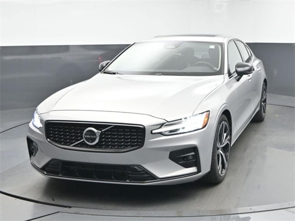 New 2025 Volvo S60 B5 FWD Sedan