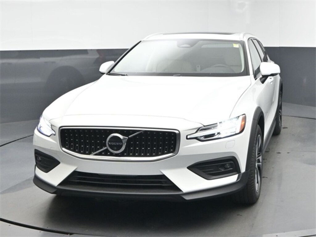New 2026 Volvo V60 Cross Country B5 Plus Wagon