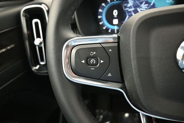 2024 Volvo XC40 Plus - Photo 24
