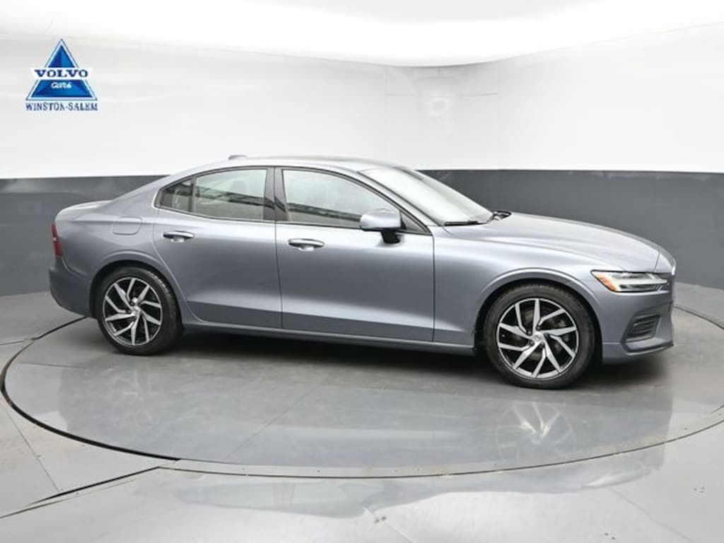 Used 2020 Volvo S60 T5 Momentum Sedan