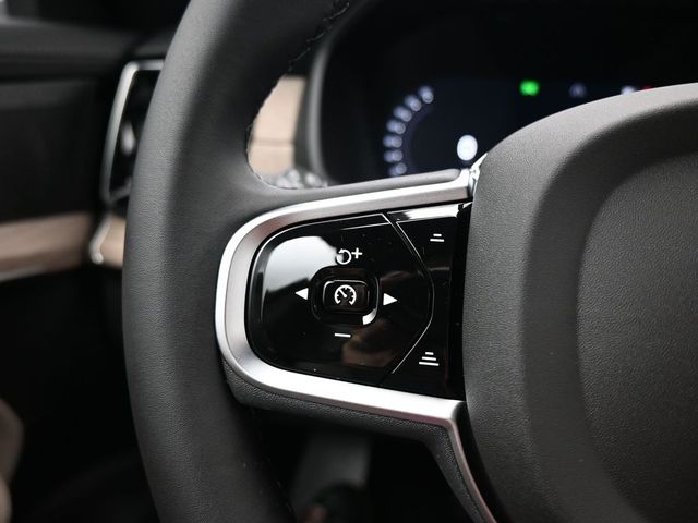 2026 Volvo XC90 Plus - Photo 26