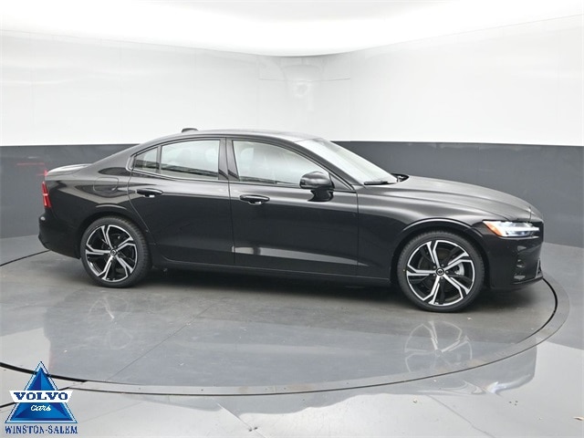 2024 Volvo S60 Plus's photo