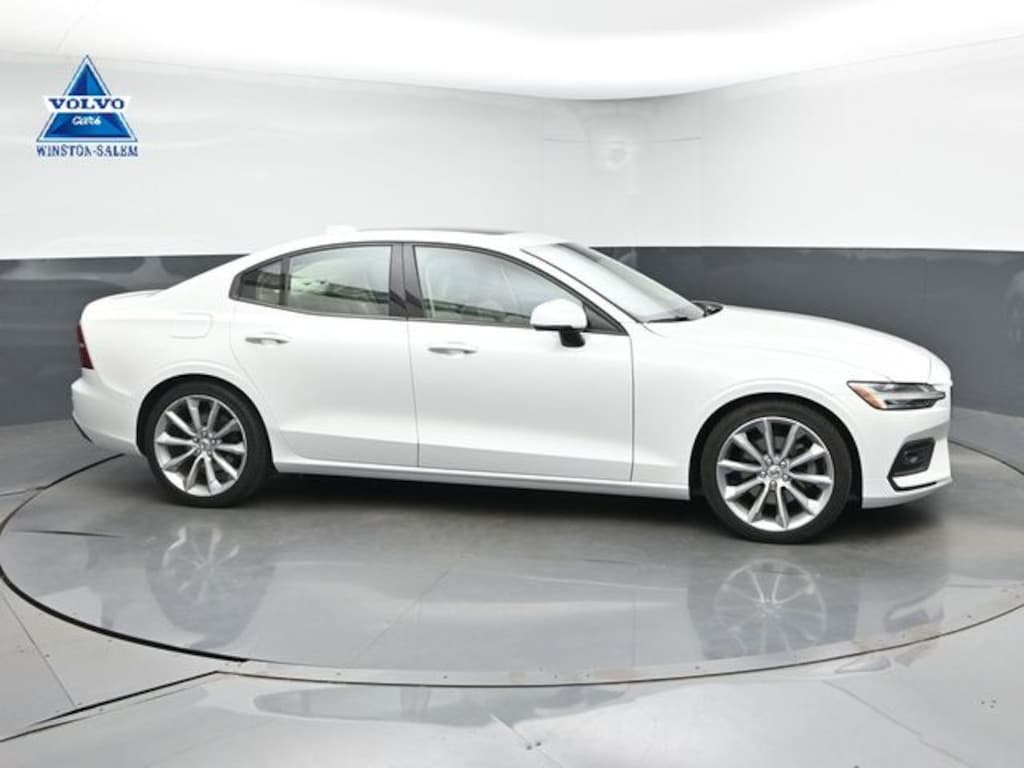 Used 2021 Volvo S60 T5 Momentum Sedan