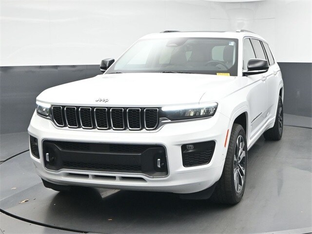 2021 Jeep Grand Cherokee Overland photo 3